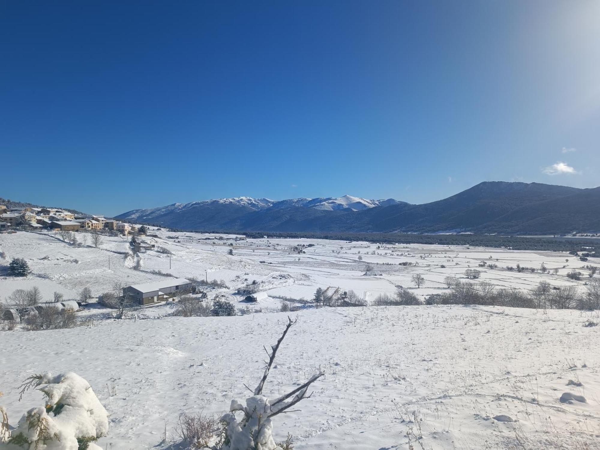 Chalet Pres Des Pistes Avec Vue Panoramique Les Angles  Dış mekan fotoğraf