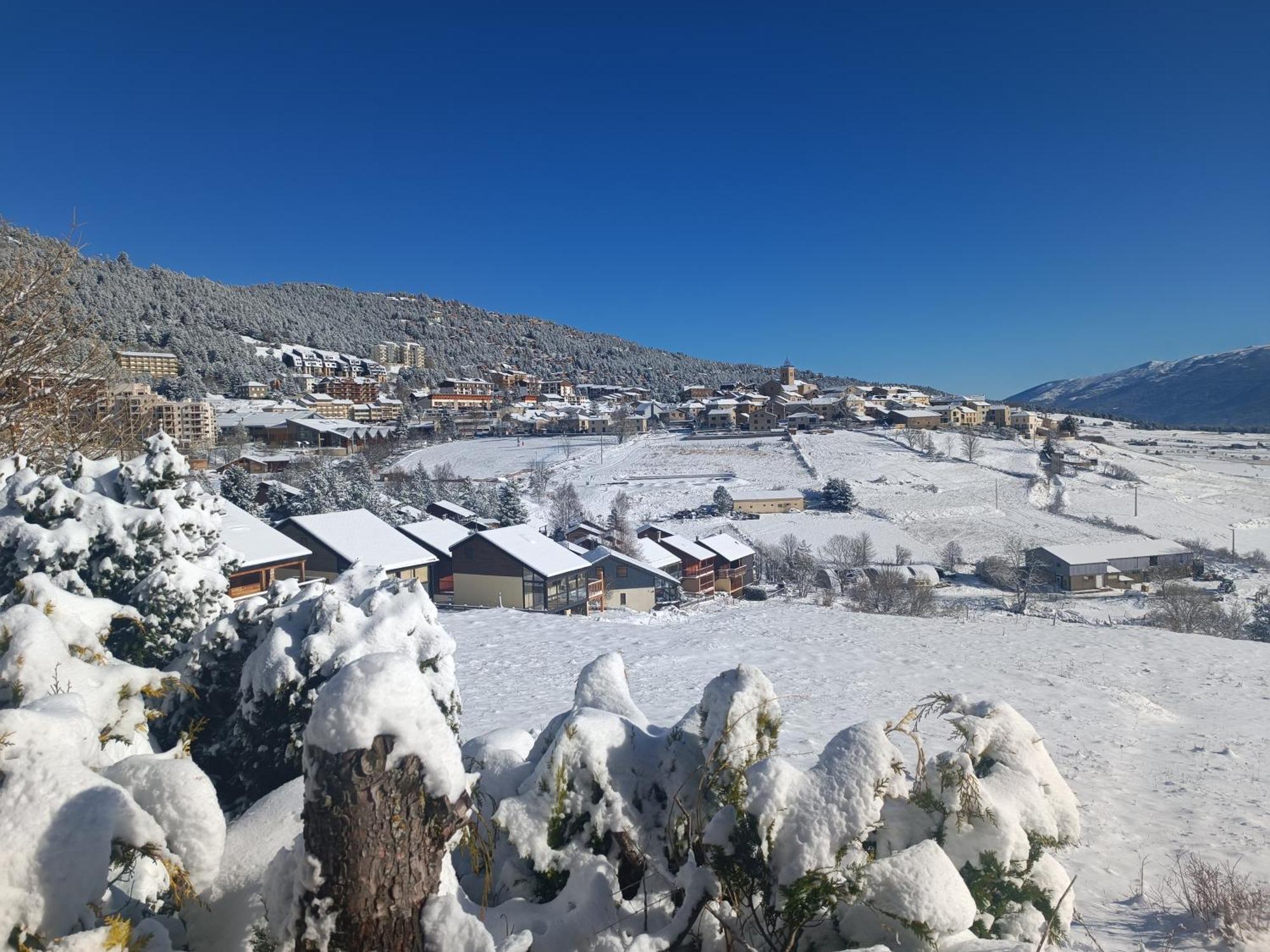 Chalet Pres Des Pistes Avec Vue Panoramique Les Angles  Dış mekan fotoğraf